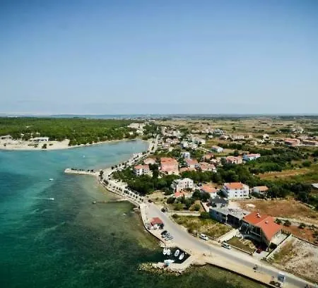 Croliday Nin-zaton 5001 Apartment