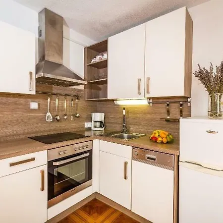Croliday Nin-zaton 5001 Apartment